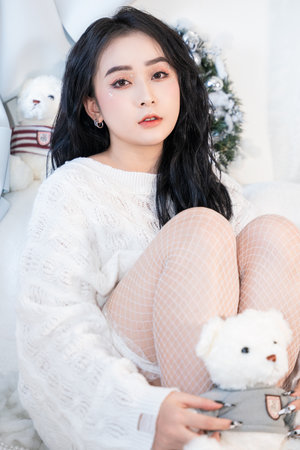 巨胸晃动能看见奶水视频